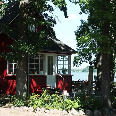 Ferienhaus In Mit Meeresstrand, Cleaning Included Zierow
